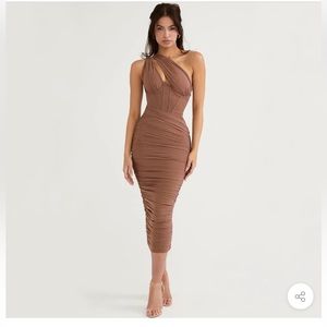 ASYMMETRIC ONE SHOULDER CUTOUT RUCHED CORSET MESH MIDI DRESS - BROWN